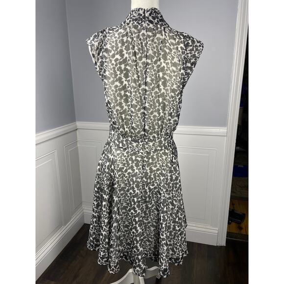 French Connection, Size 8, White & Black Dress, V-Neck, Chiffon, Empire Waist - Picture 3 of 8